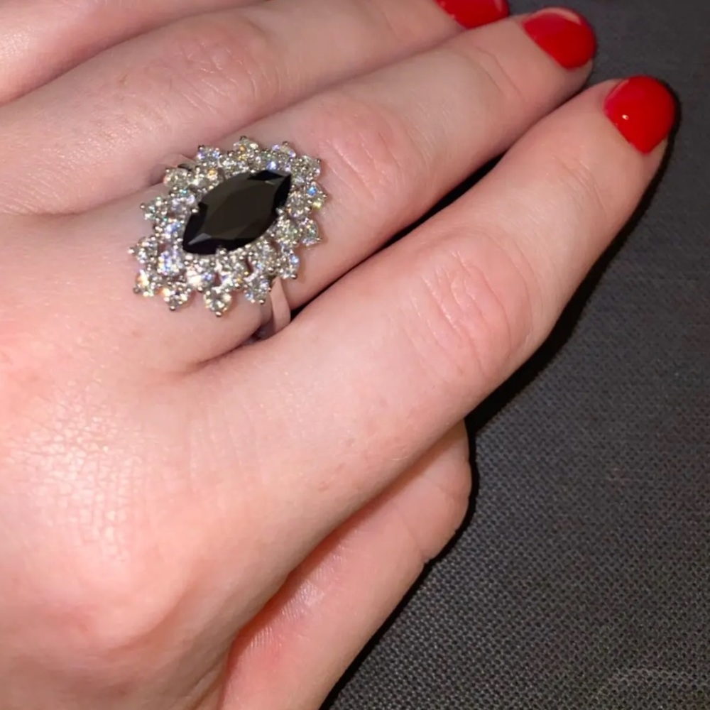 Black marquise lab made statement/engagement ring - Picture 4 of 12